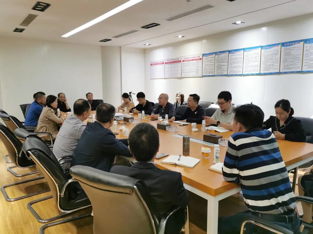 強化集團(tuán)化管理 打造百億級皇氏——皇氏乳業(yè)集團(tuán)高管團(tuán)隊赴皇氏優(yōu)氏公司調(diào)研、交流、指導(dǎo)