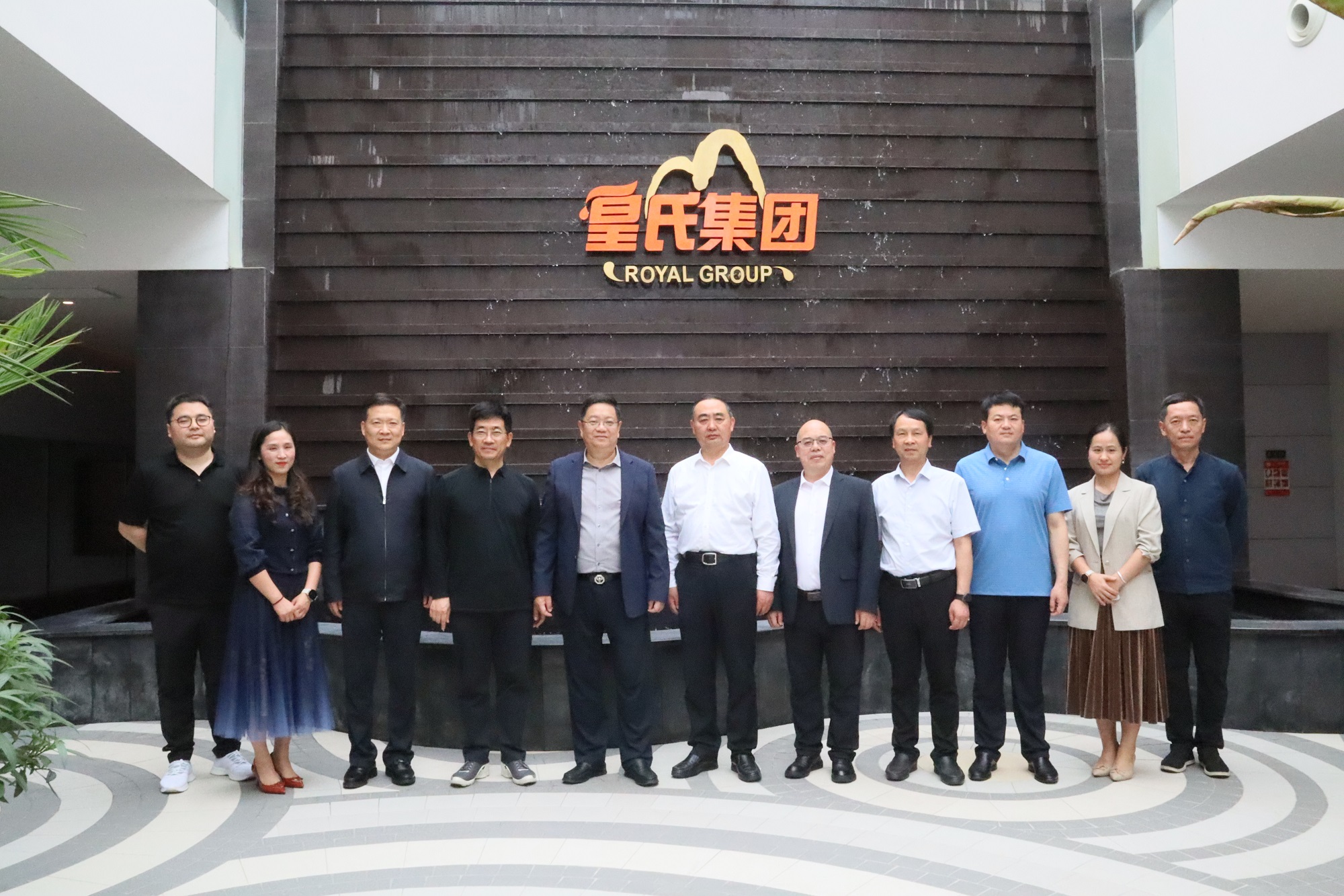 2023年5月14日，阜陽市委書記孫正東一行蒞臨皇氏集團交流考察